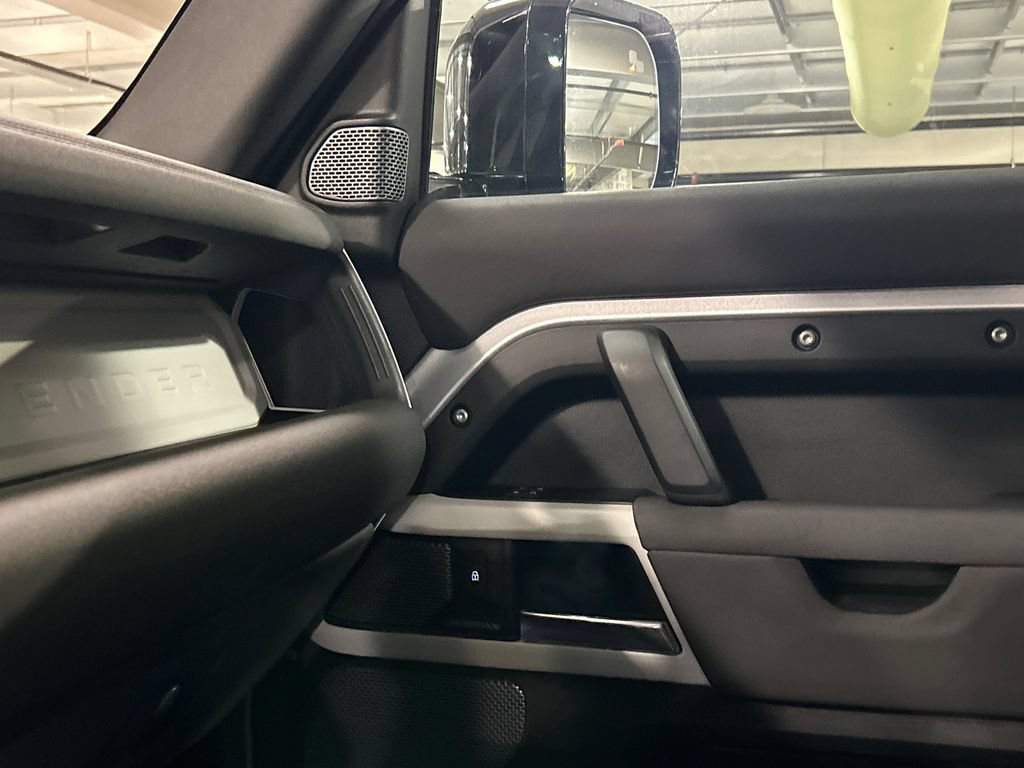 Used 2020 Land Rover Defender 110 First Edition AWD/4WD image 21
