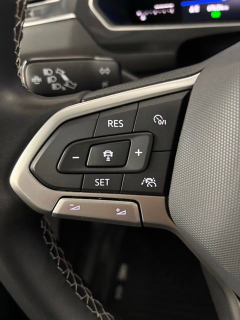 Used 2022 Volkswagen Tiguan SE image 18