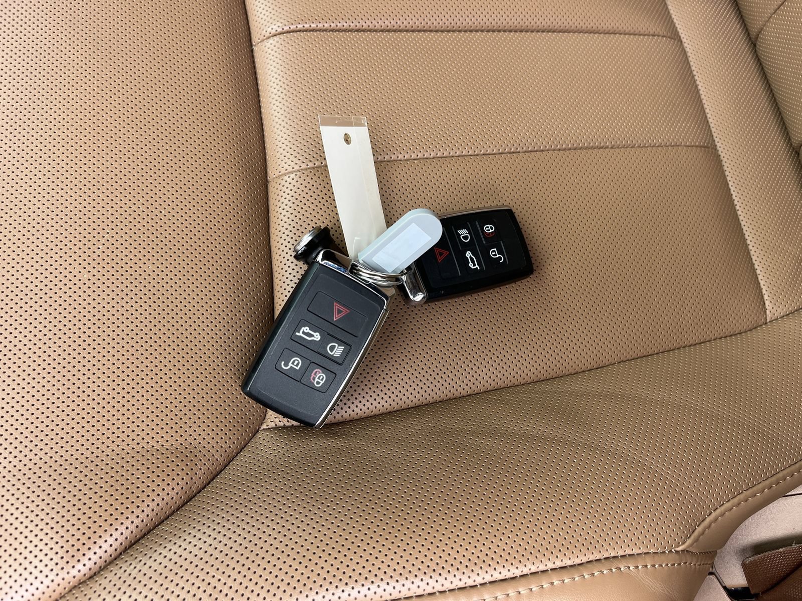 Used 2024 Land Rover Range Rover Long Wheelbase SE AWD/4WD image 9
