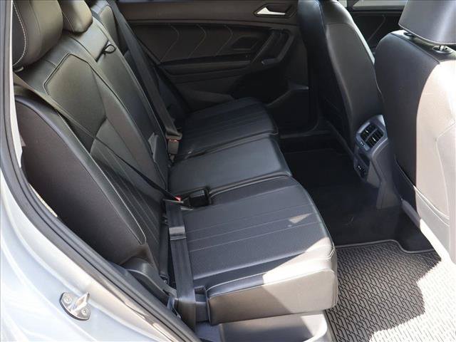 Used 2023 Volkswagen Tiguan SE AWD/4WD image 26