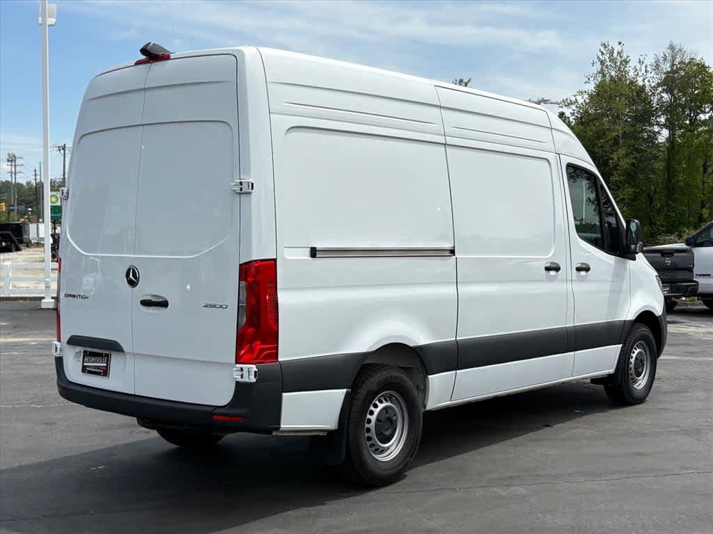 Used 2025 Mercedes-Benz Sprinter 2500 image 3