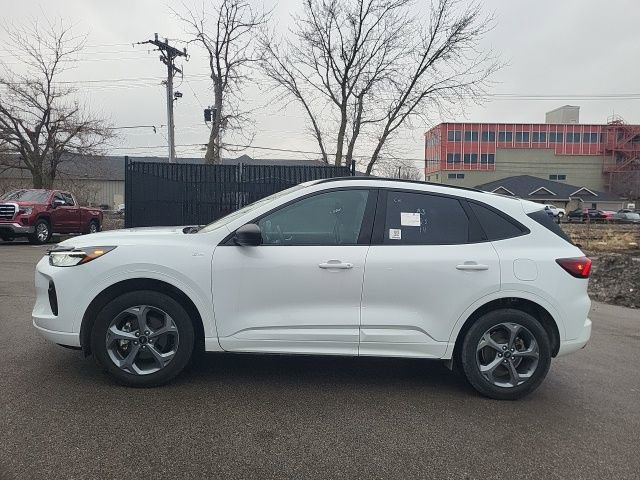 Used 2023 Ford Escape ST-Line image 6