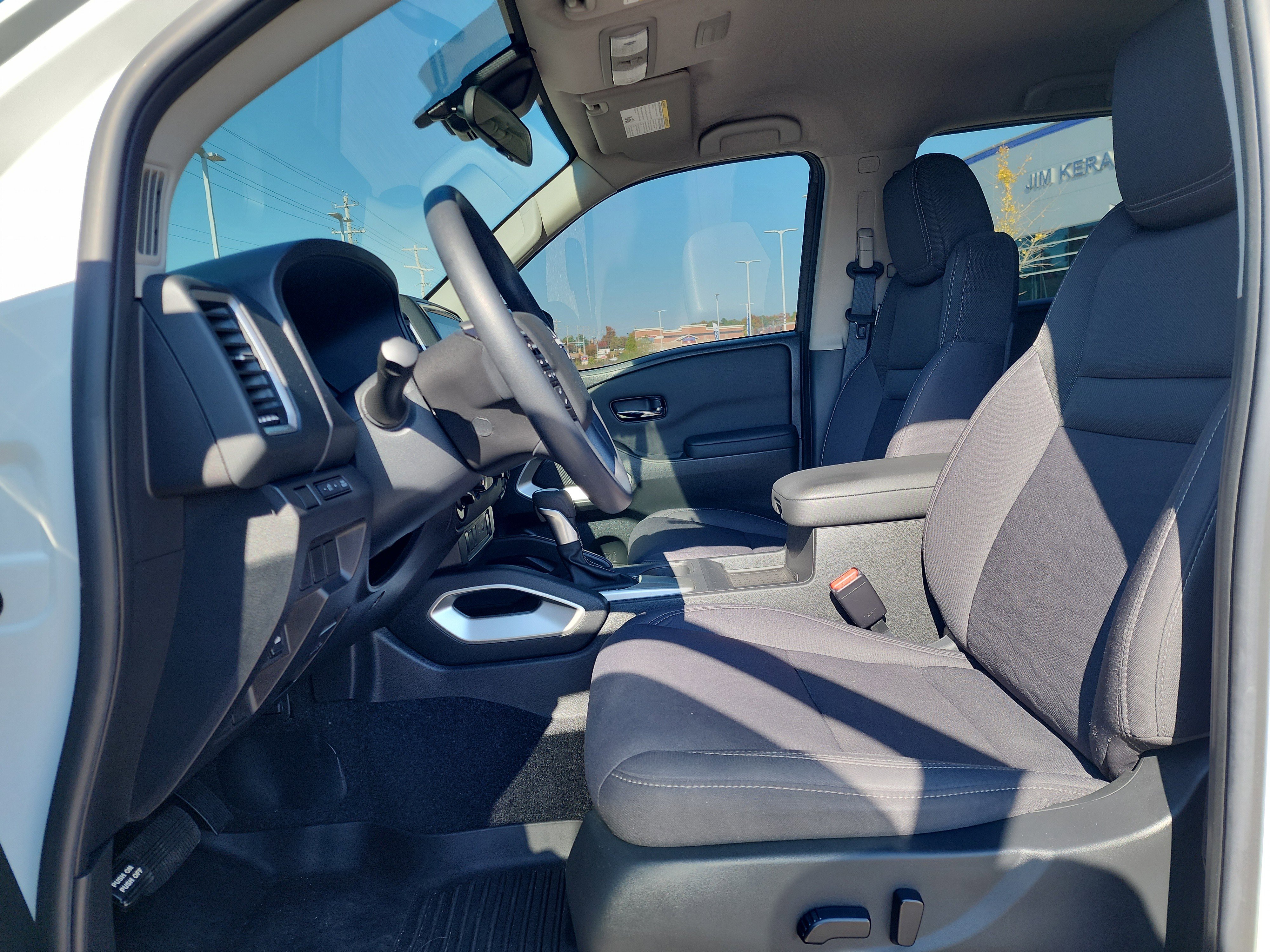 Used 2024 Nissan Frontier SV w/ Tow Package image 10