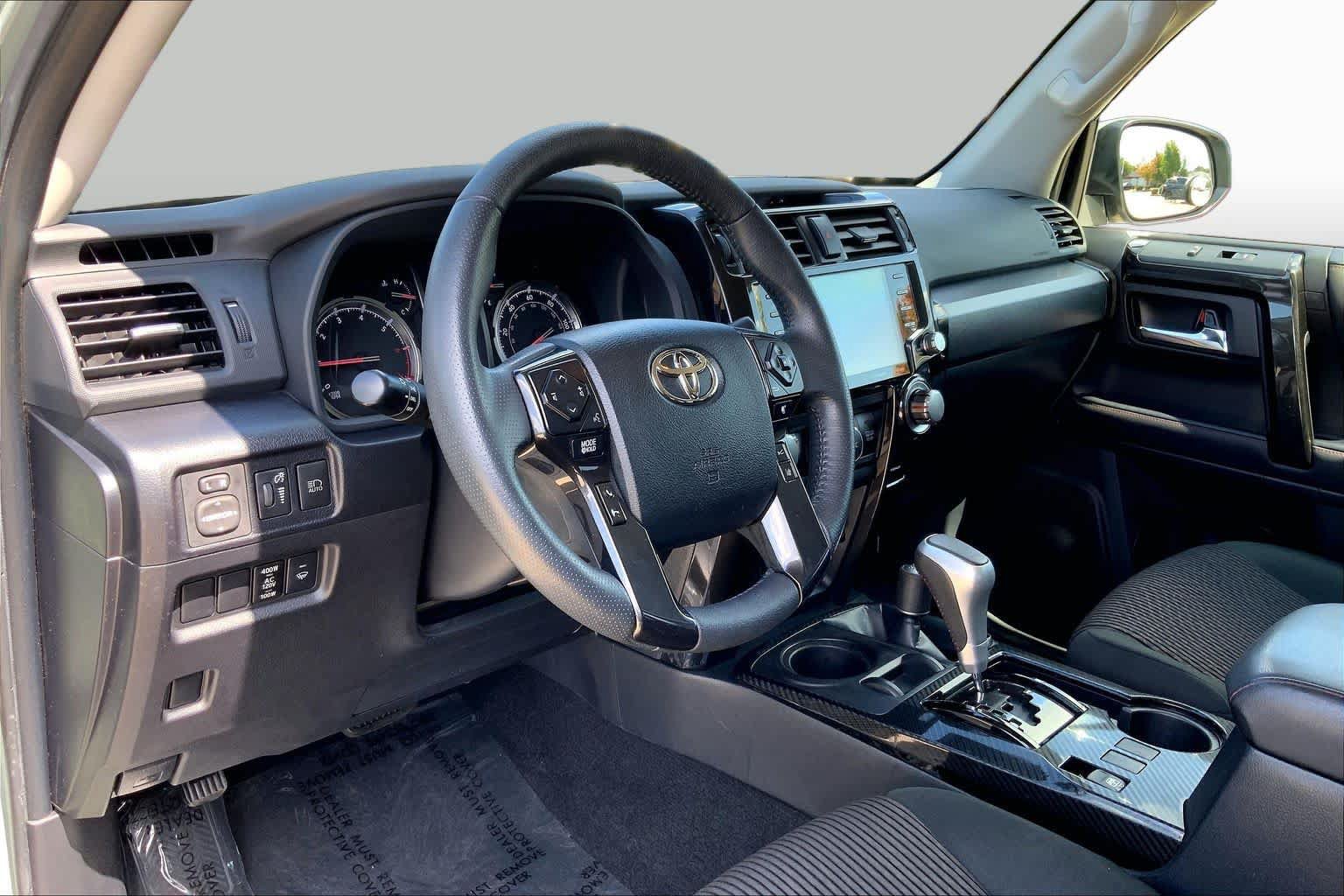 Used 2023 Toyota 4Runner TRD Off-Road AWD/4WD image 17
