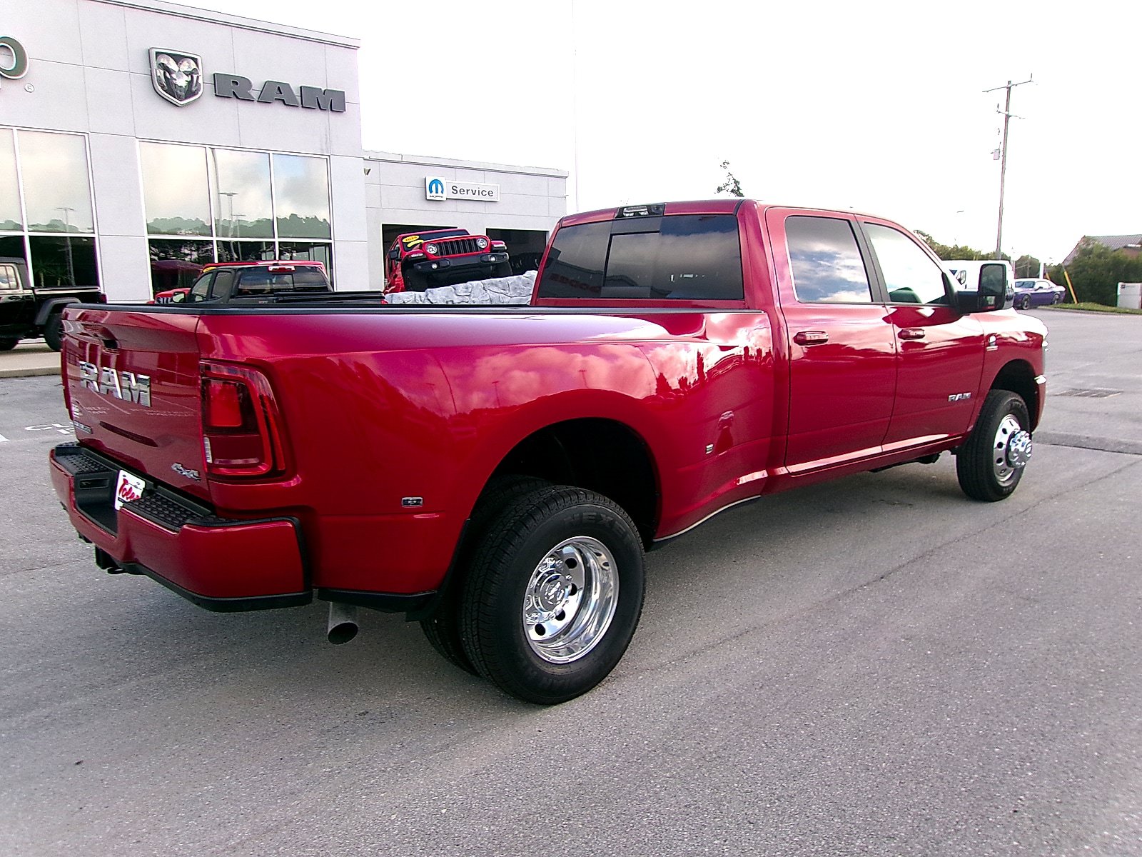 New 2026 RAM 3500 Laramie AWD/4WD image 3
