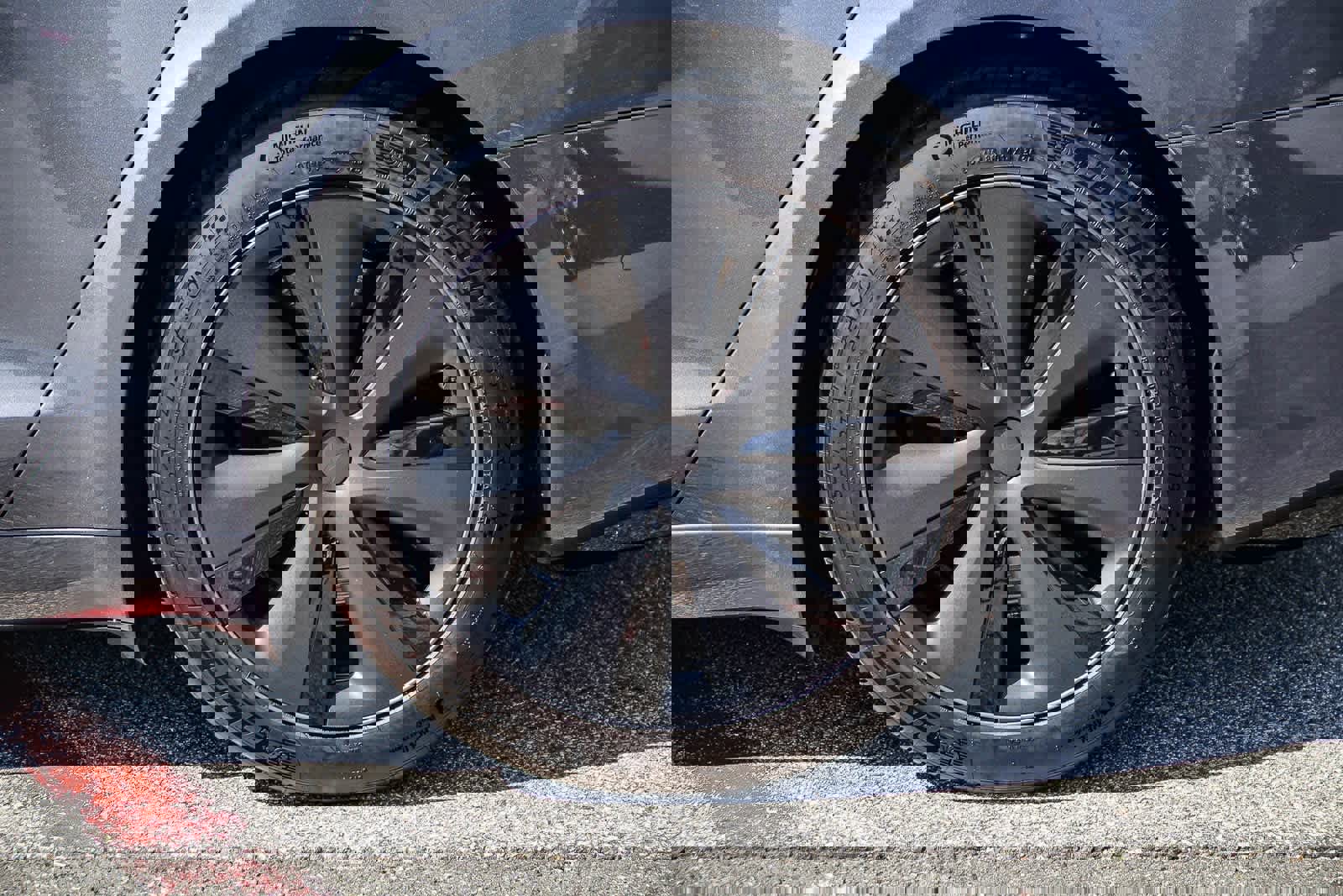 Used 2022 Tesla Model S Plaid image 8