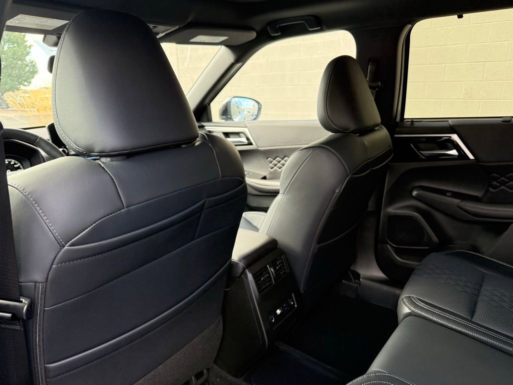 New 2025 Mitsubishi Outlander SEL Black Edition image 24