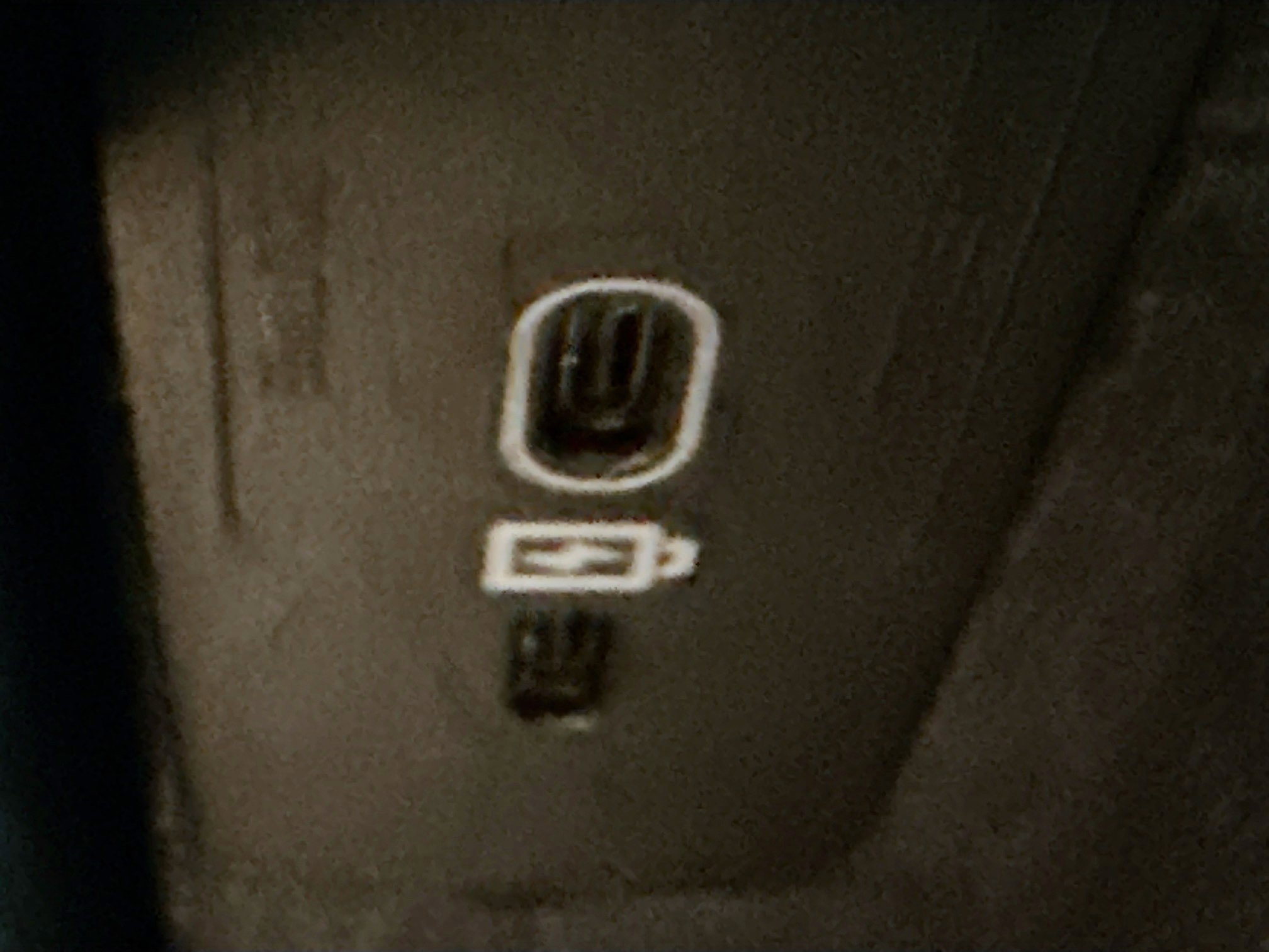 Used 2025 Volvo XC60 B5 Plus w/ Climate Package image 26