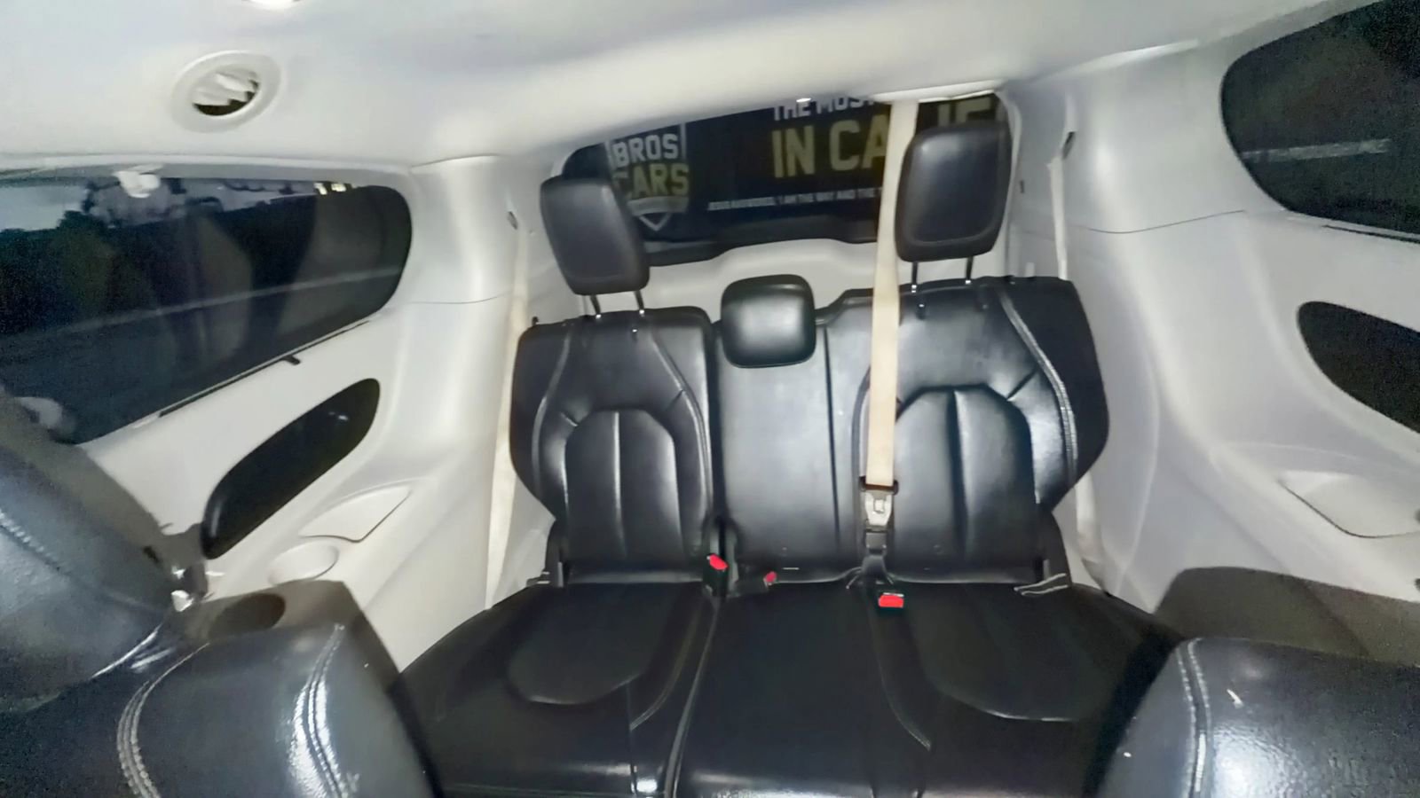 Used 2018 Chrysler Pacifica Touring-L image 34