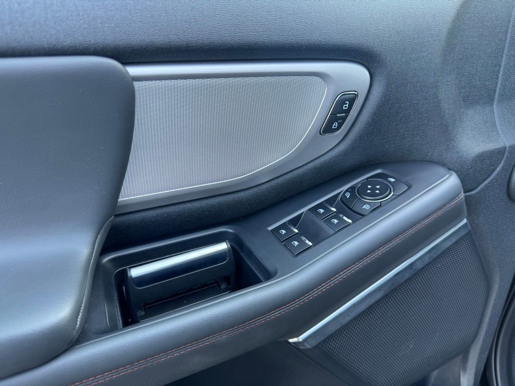 Used 2025 Ford Expedition Max Active image 3