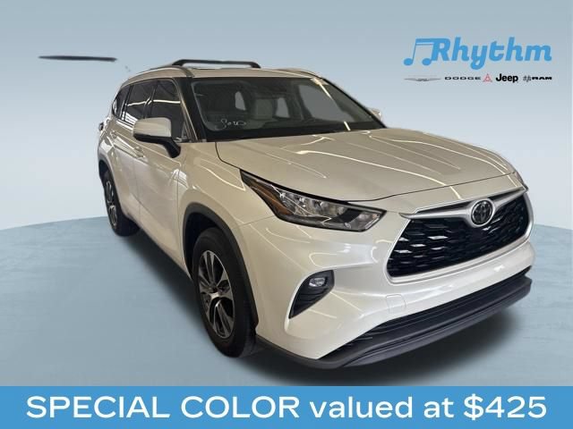Used 2020 Toyota Highlander XLE FWD 360° Tour