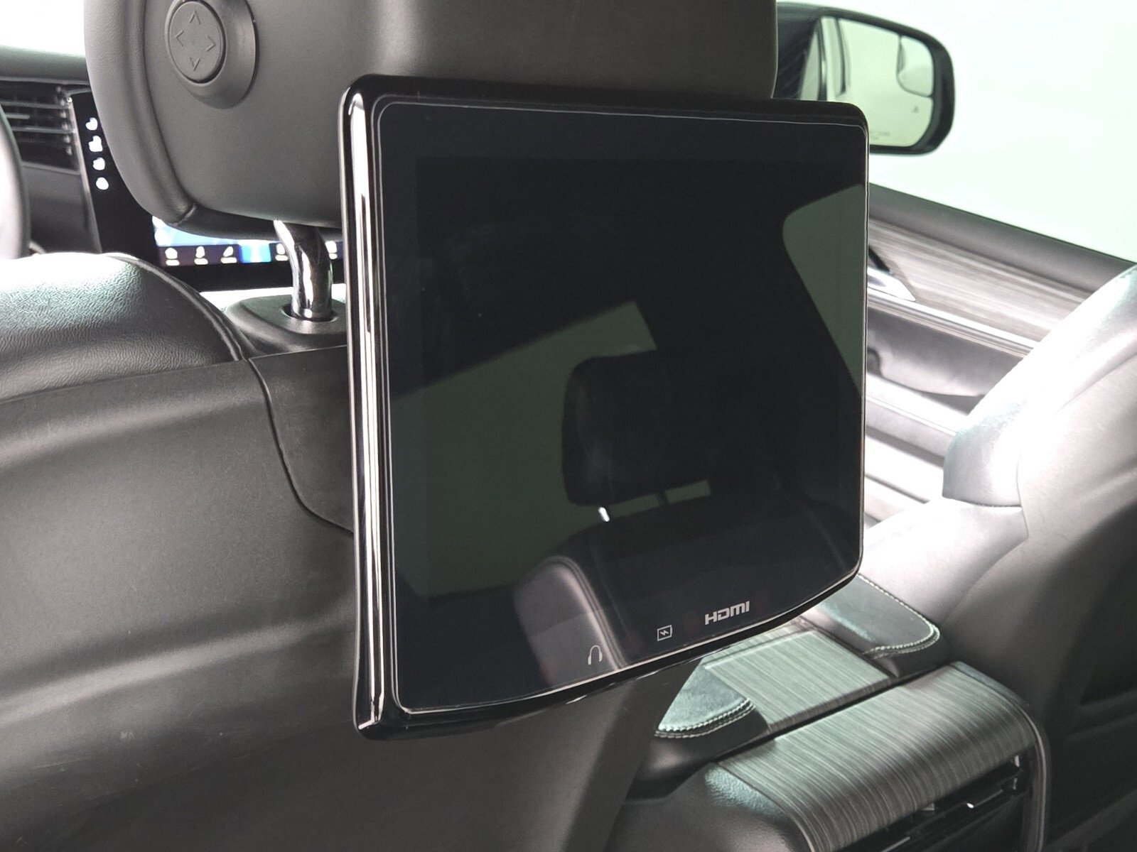 Used 2024 Jeep Wagoneer L Series III w/ Premium Group I image 13