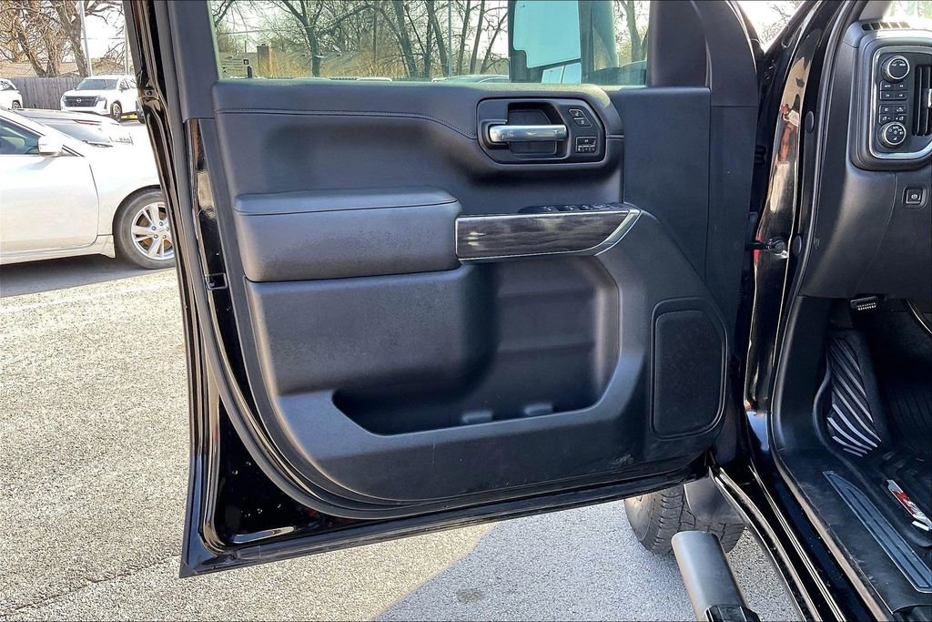 Used 2022 Chevrolet Silverado 2500 LTZ w/ Z71 Chrome Sport Edition image 24