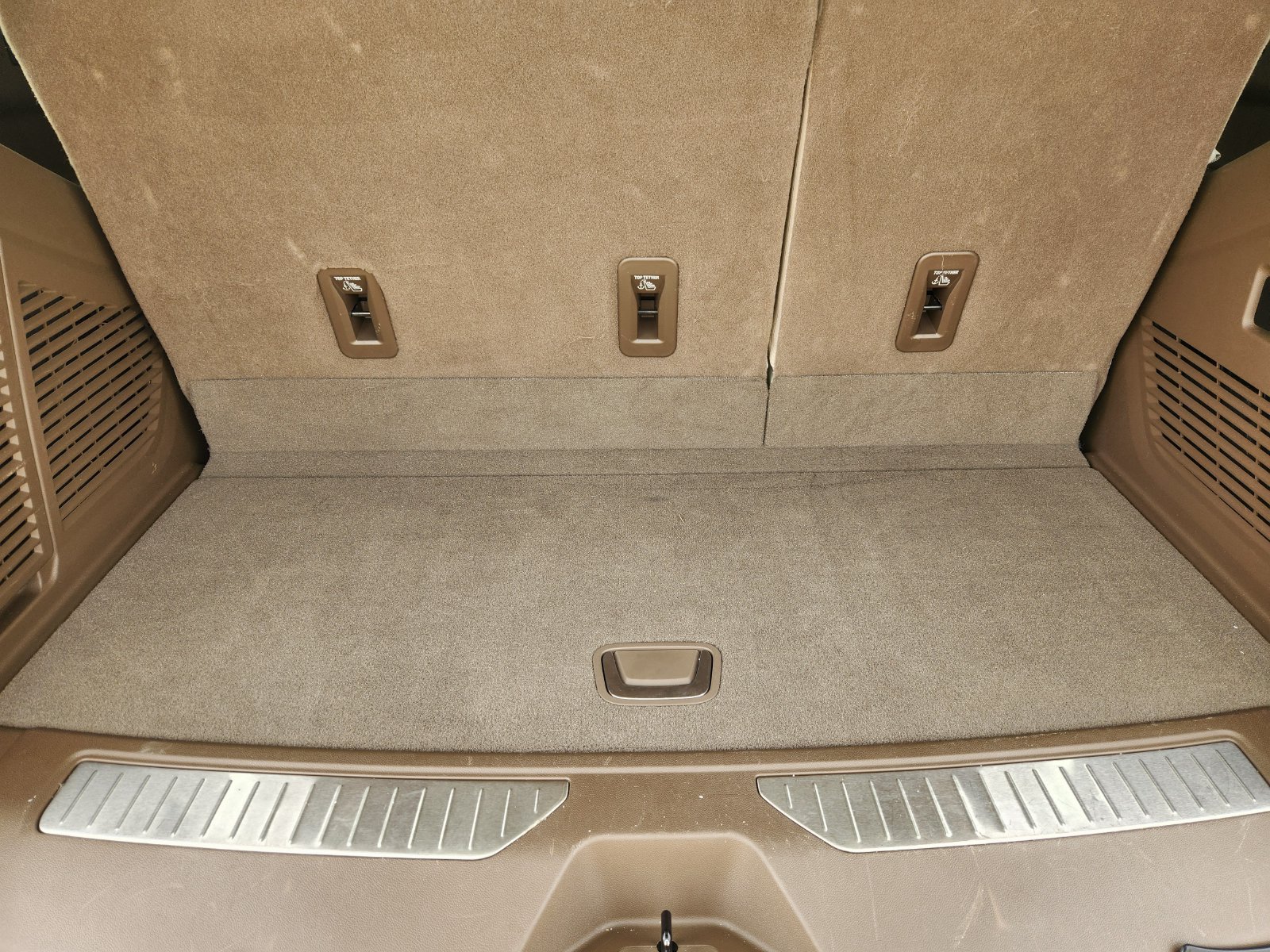 Used 2022 GMC Yukon Denali RWD image 36