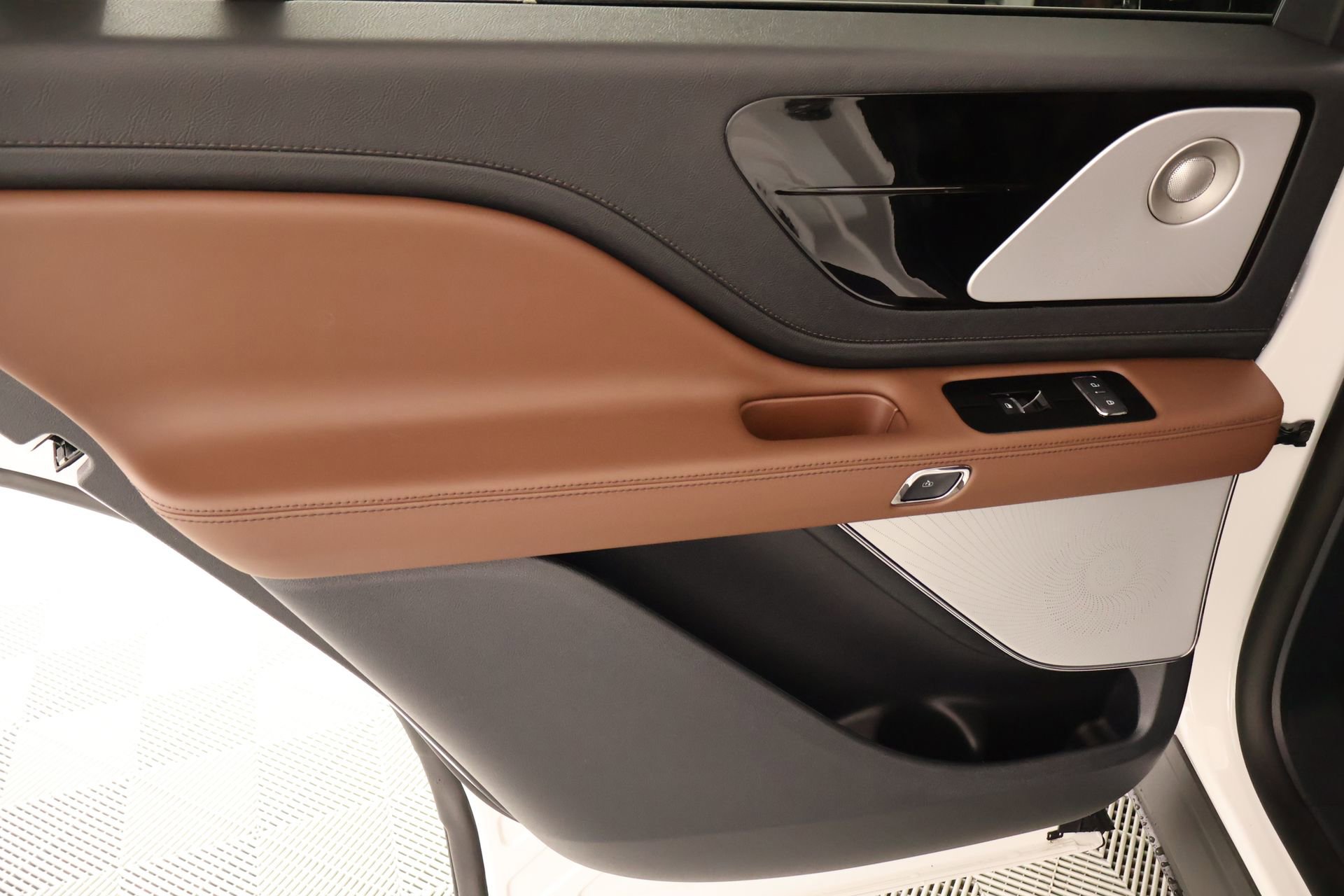 New 2026 Lincoln Aviator Reserve AWD/4WD image 18