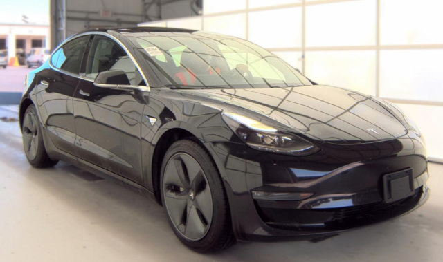 Used 2019 Tesla Model 3 Standard Range Plus RWD image 3