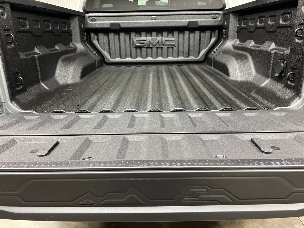 New 2026 GMC Canyon Denali w/ LPO, Black Badging Package AWD/4WD image 15
