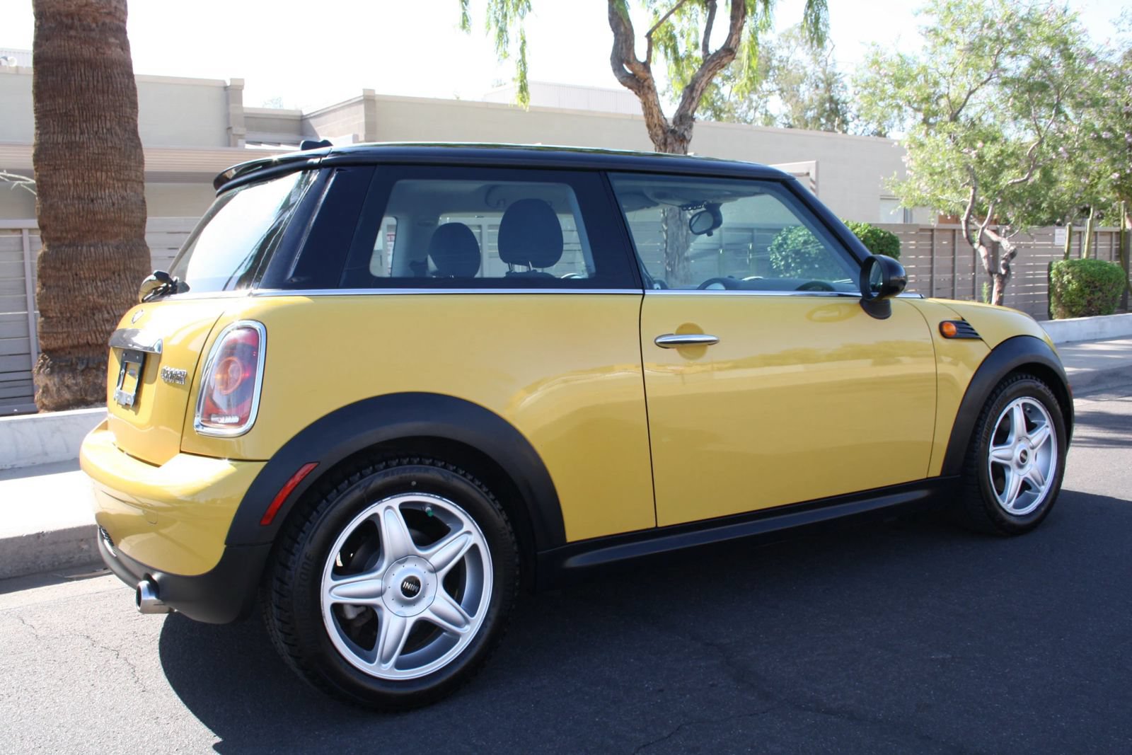 Used 2009 MINI Cooper Hardtop FWD image 3