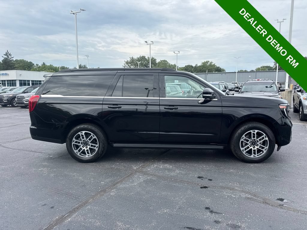Used 2025 Ford Expedition Max Active AWD/4WD image 5