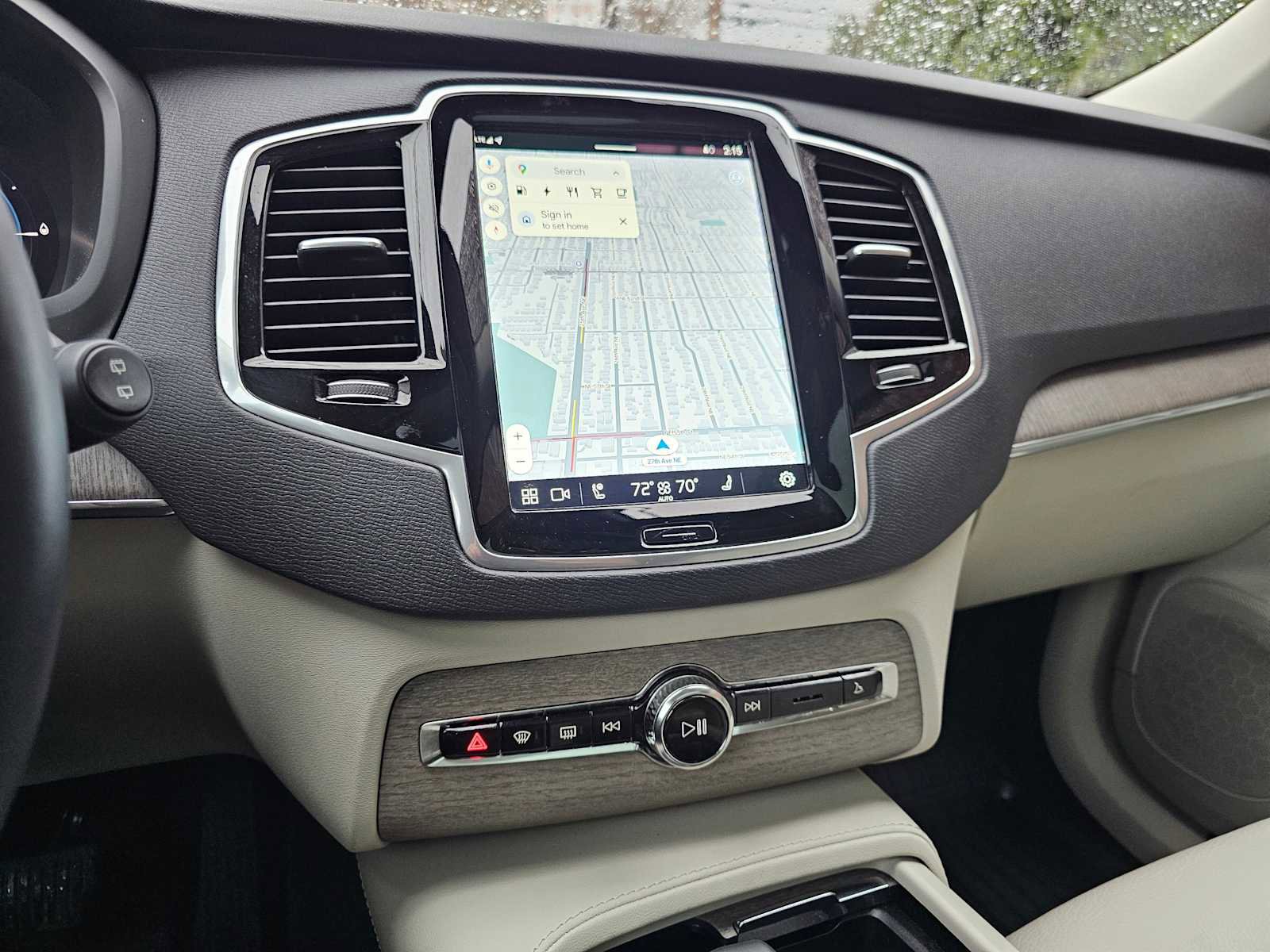 Used 2023 Volvo XC90 T8 Plus w/ Protection Package image 28