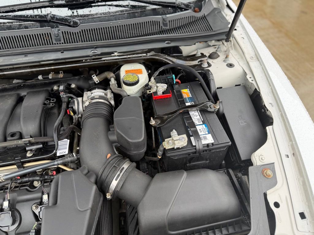Used 2017 Ford Taurus SE FWD image 22