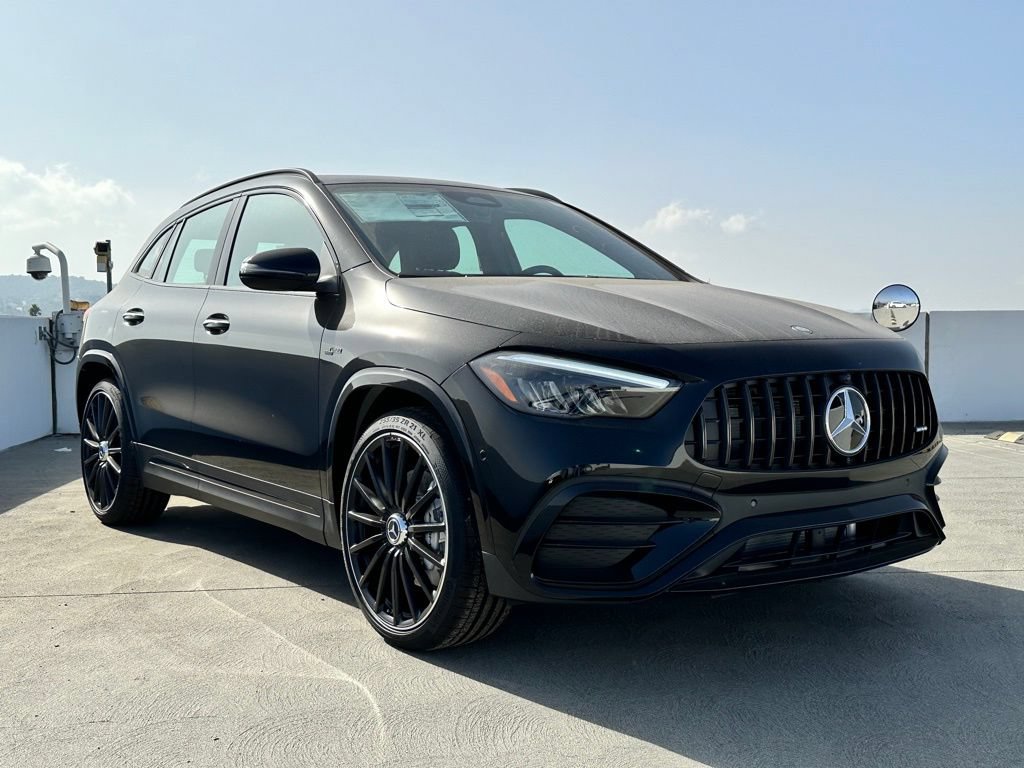 New 2025 Mercedes-Benz GLA 35 AMG 4MATIC image 2