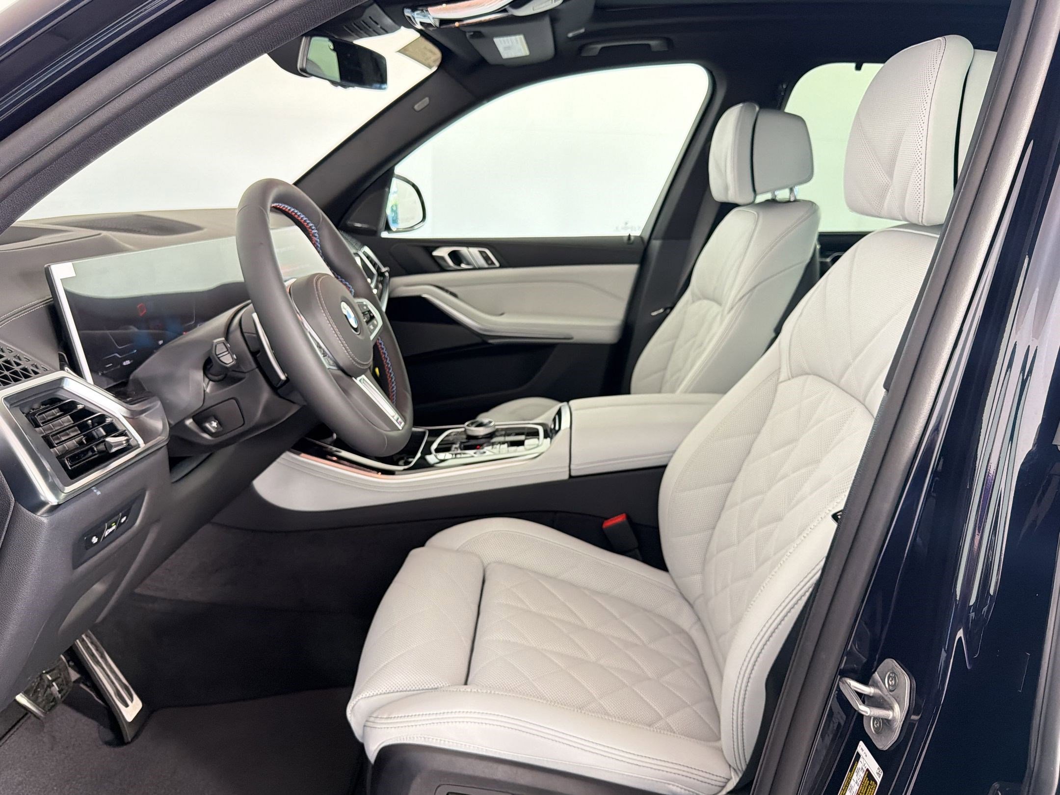 New 2026 BMW X5 M60i AWD/4WD image 24