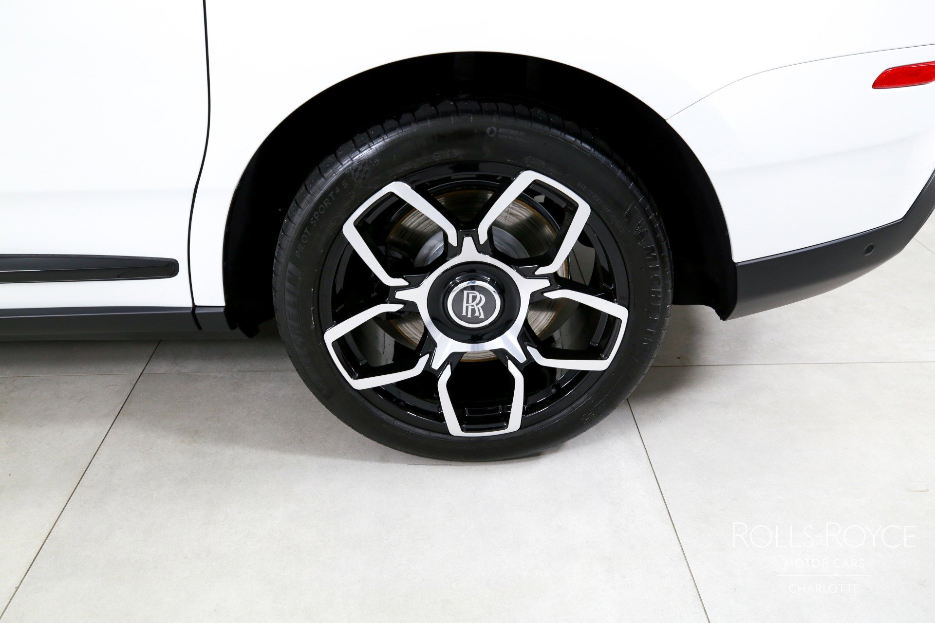 Used 2023 Rolls-Royce Cullinan Black Badge w/ Driver's Package image 45