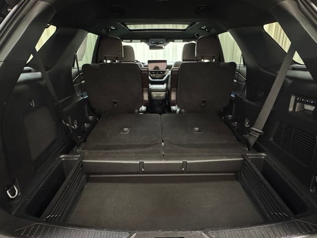Used 2025 Ford Explorer Platinum w/ LUX Leather Package AWD/4WD image 34