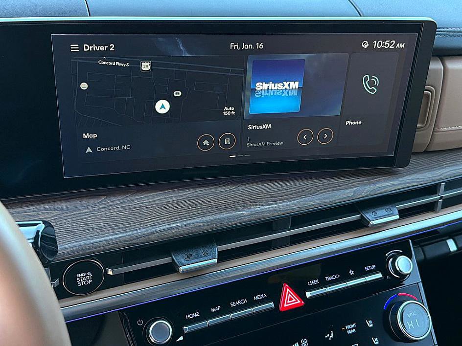 Used 2025 Hyundai Santa Fe Limited image 13