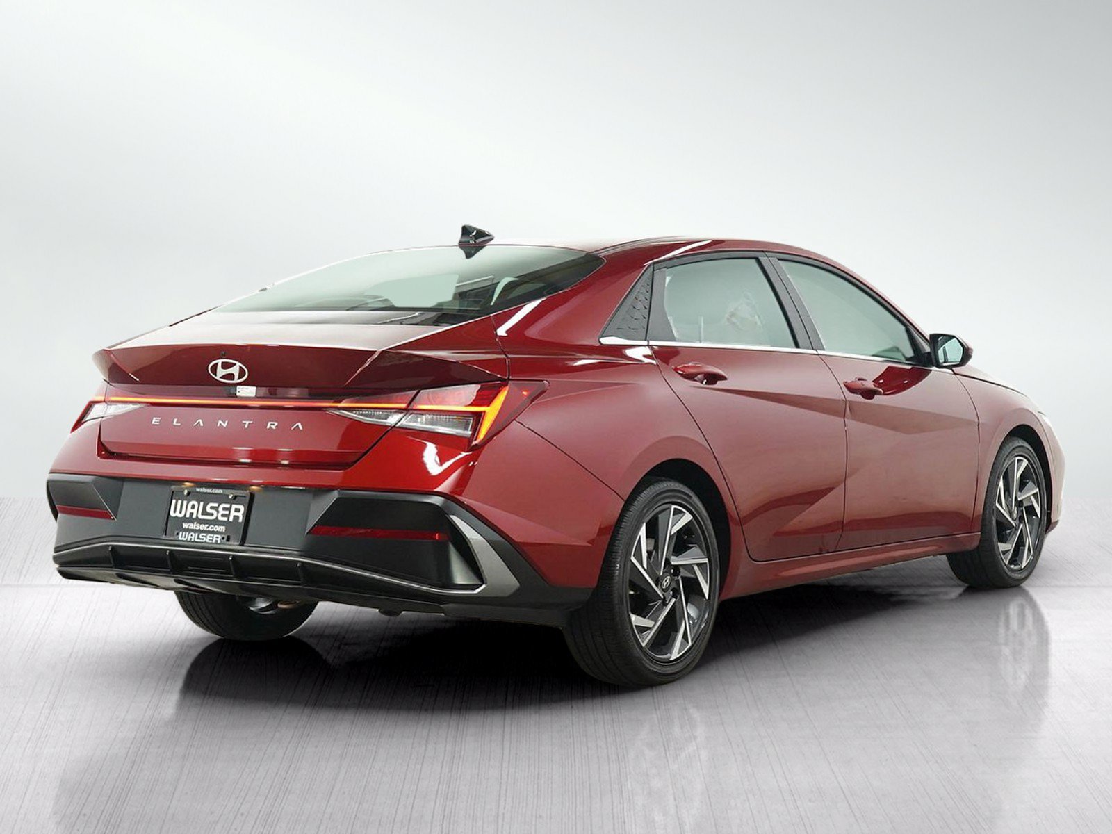 Used 2025 Hyundai Elantra SEL FWD image 5