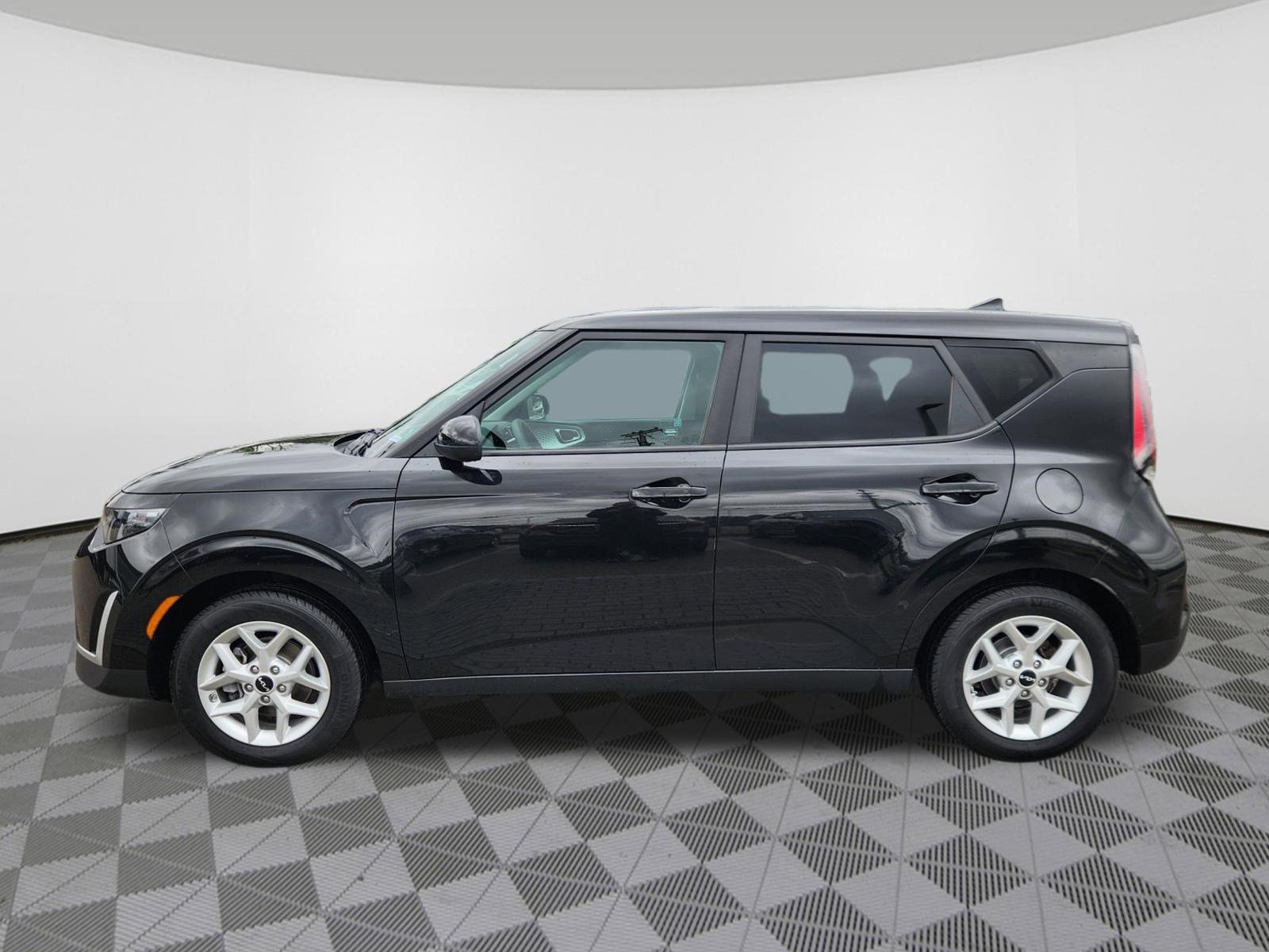 Used 2023 Kia Soul S image 5