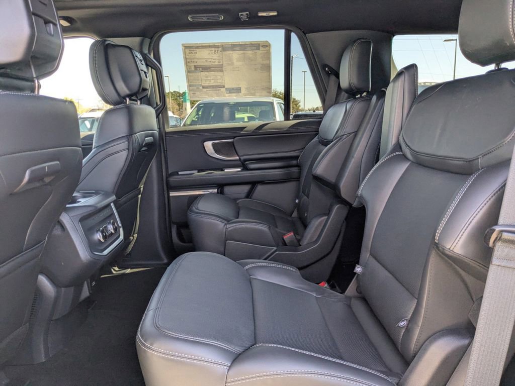 New 2026 Ford Expedition Platinum w/ Stealth Appearance Package image 15