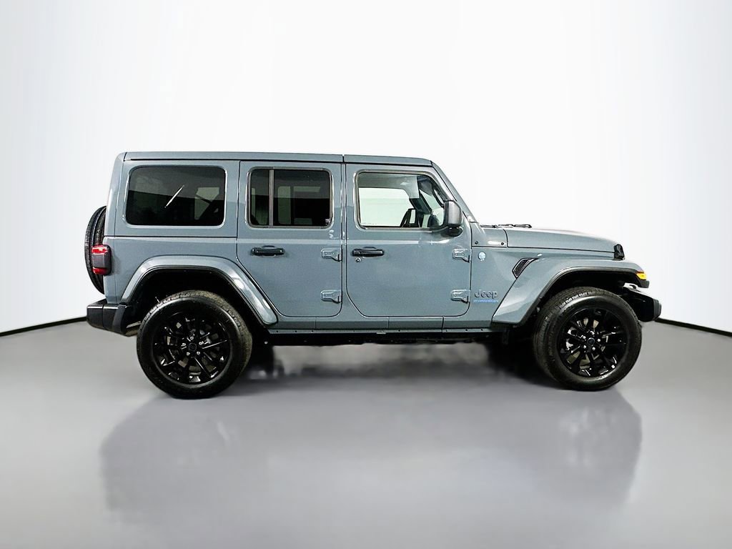 Used 2025 Jeep Wrangler Unlimited Sahara w/ Safety Group image 7