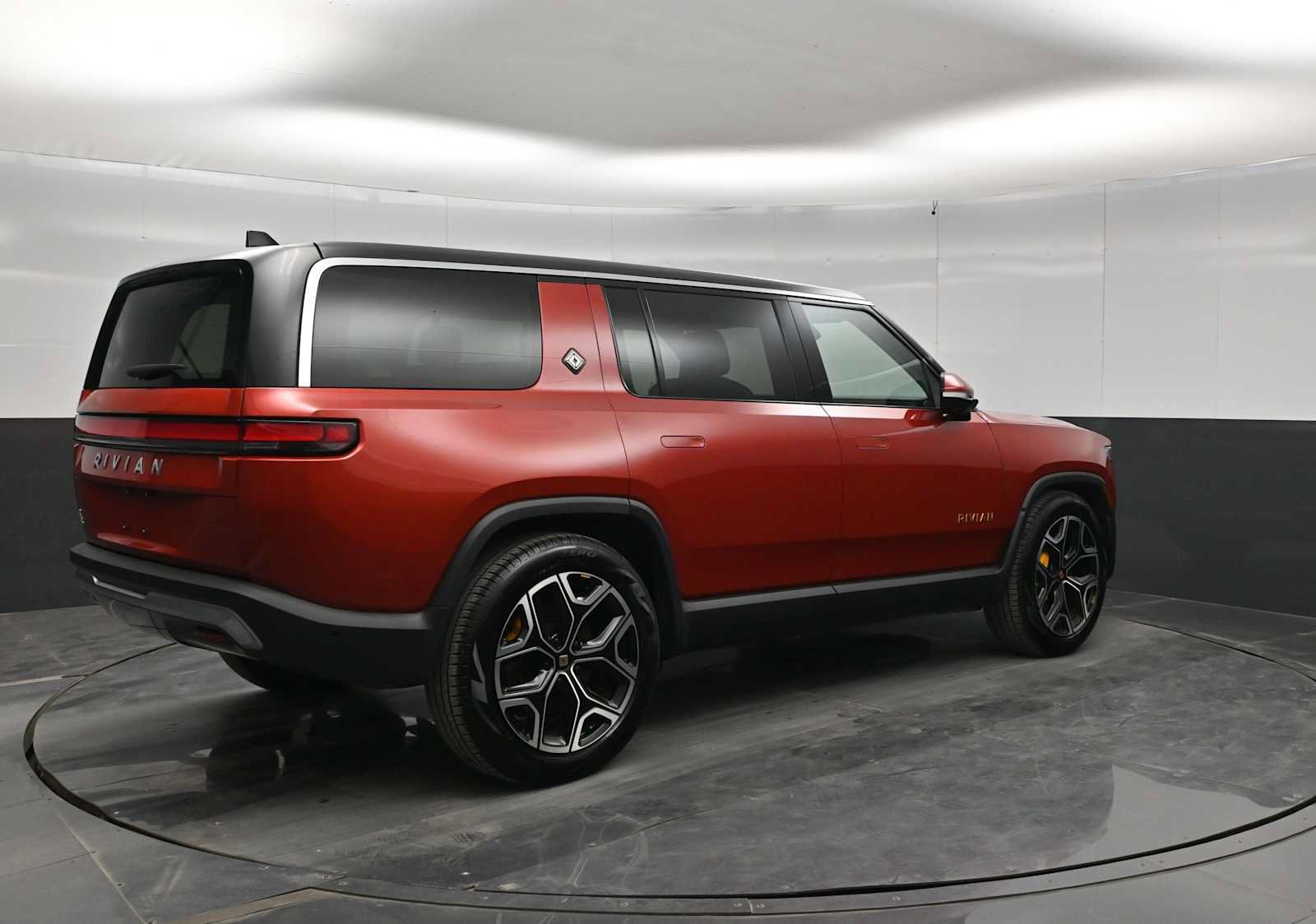 Used 2023 Rivian R1S Adventure Quad AWD/4WD image 7