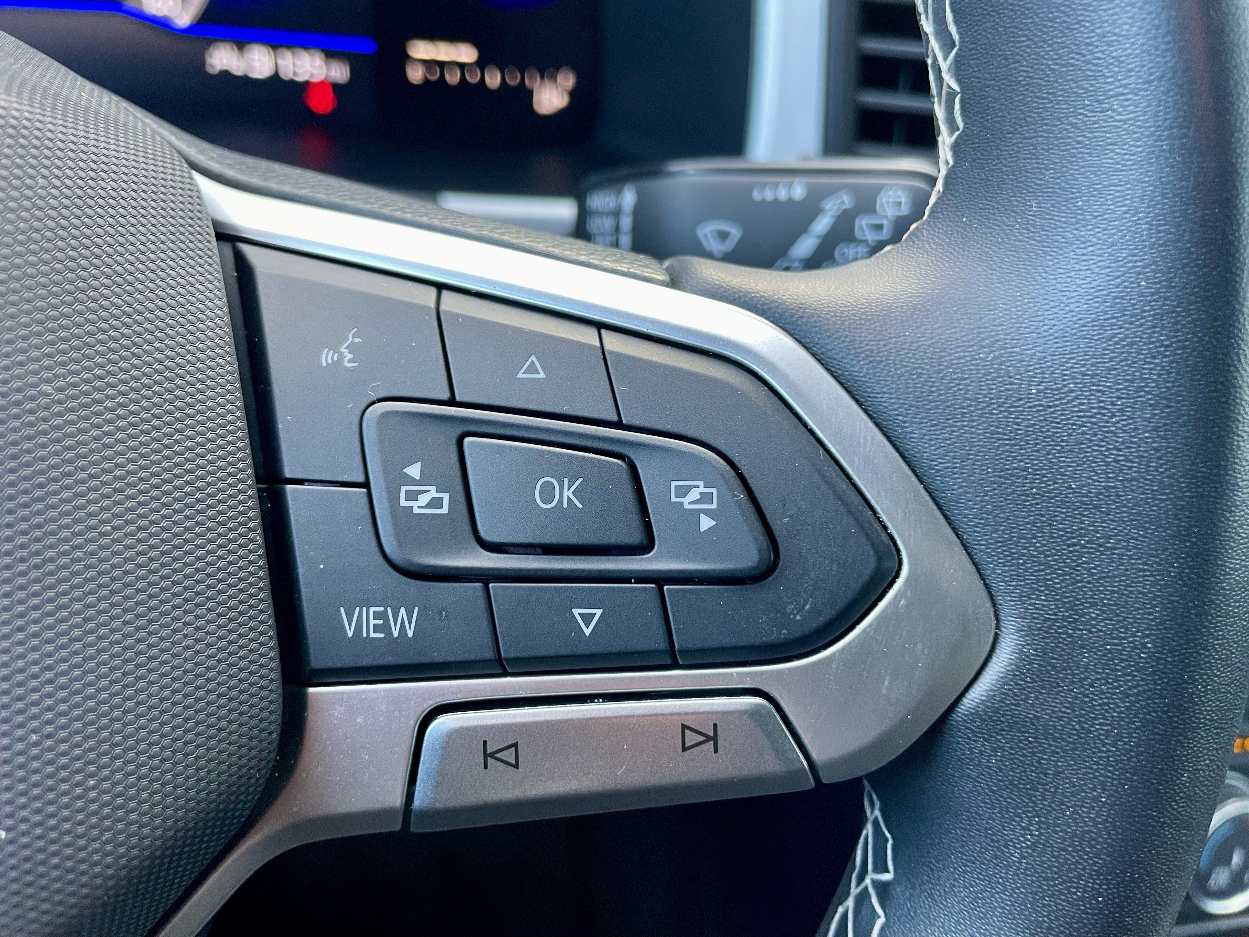 Used 2022 Volkswagen Atlas Cross Sport SE image 21