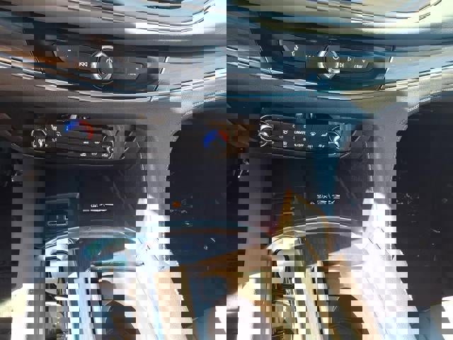 Used 2024 Buick Enclave Premium image 14