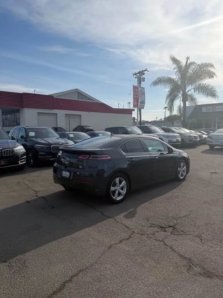 Used 2014 Chevrolet Volt Premium w/ Premium Trim Package FWD image 4