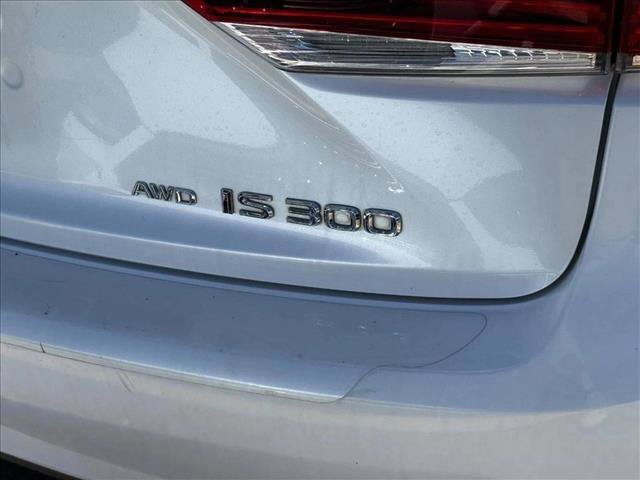 Used 2018 Lexus IS 300 AWD w/ Premium Package image 8