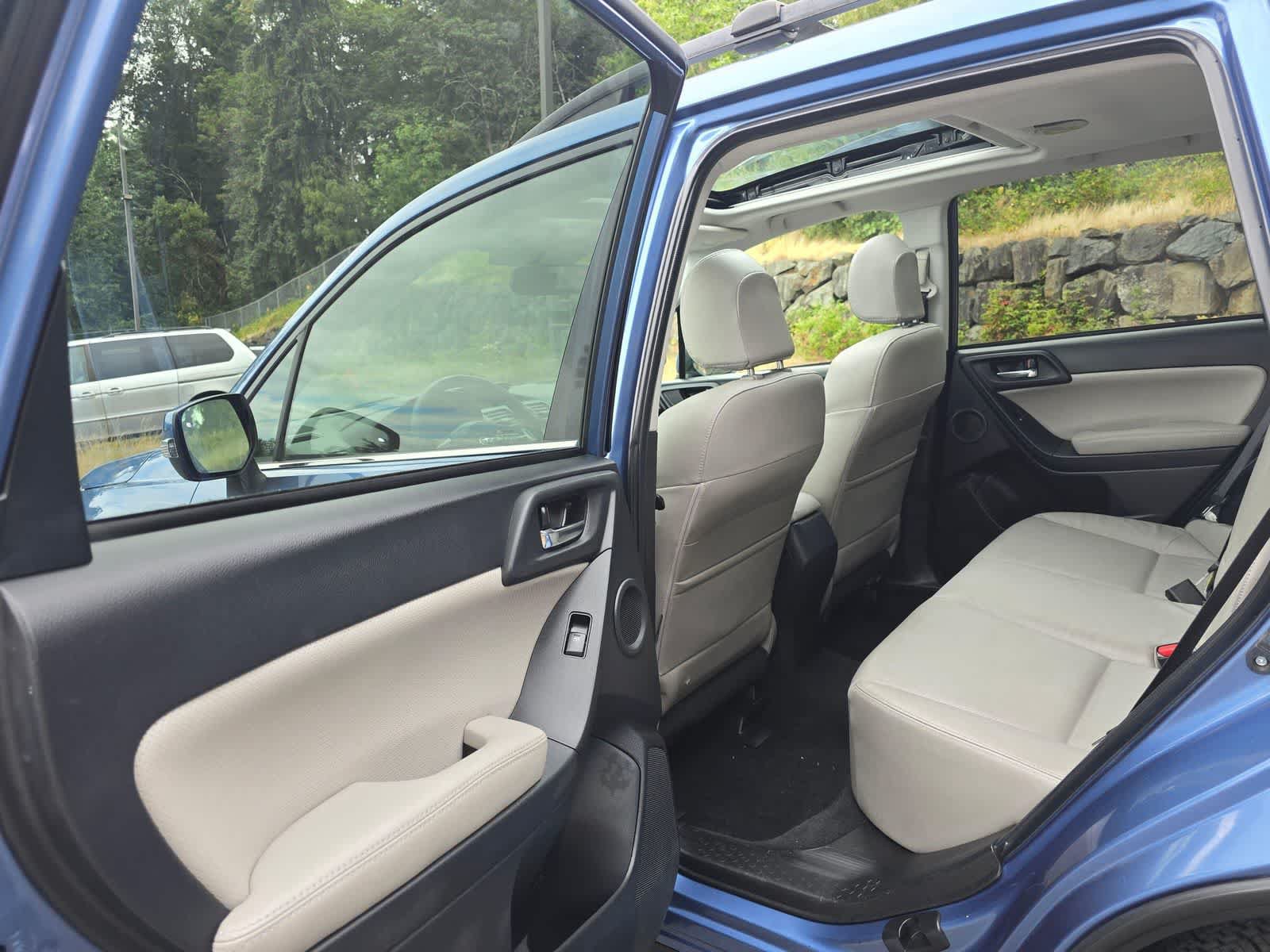 Used 2015 Subaru Forester 2.5i Touring AWD/4WD image 23