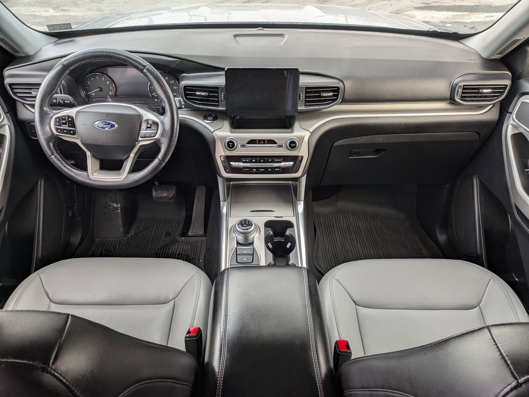 Used 2021 Ford Explorer XLT w/ Equipment Group 202A image 12