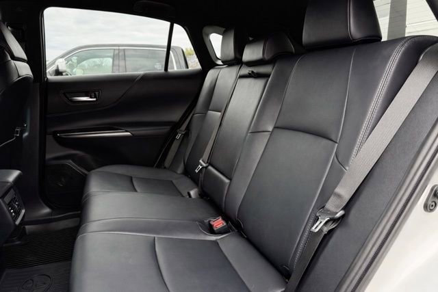 Used 2022 Toyota Venza XLE image 15