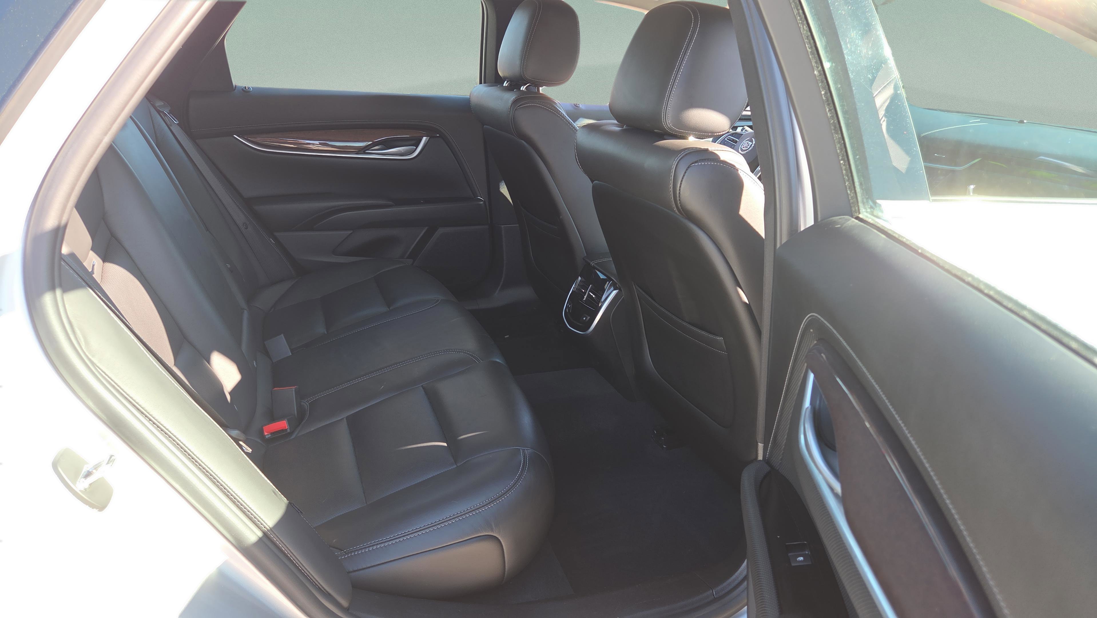 Used 2015 Cadillac XTS Luxury image 19