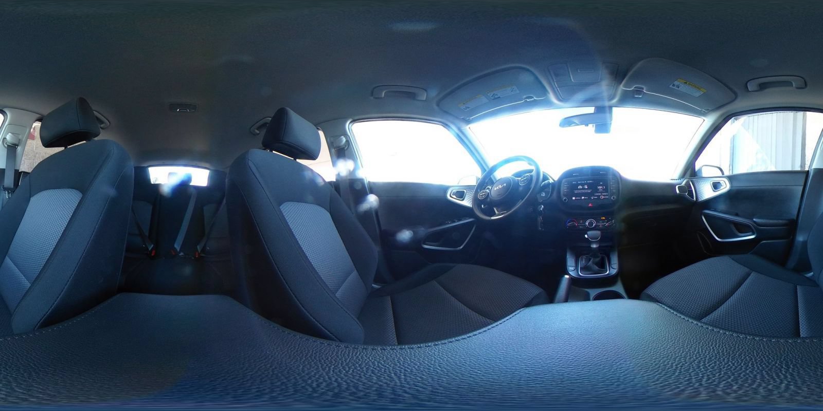 Used 2025 Kia Soul LX w/ LX Technology Package FWD image 39