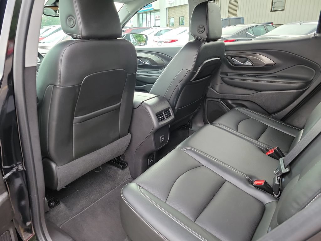 Used 2024 GMC Terrain SLT AWD/4WD image 17
