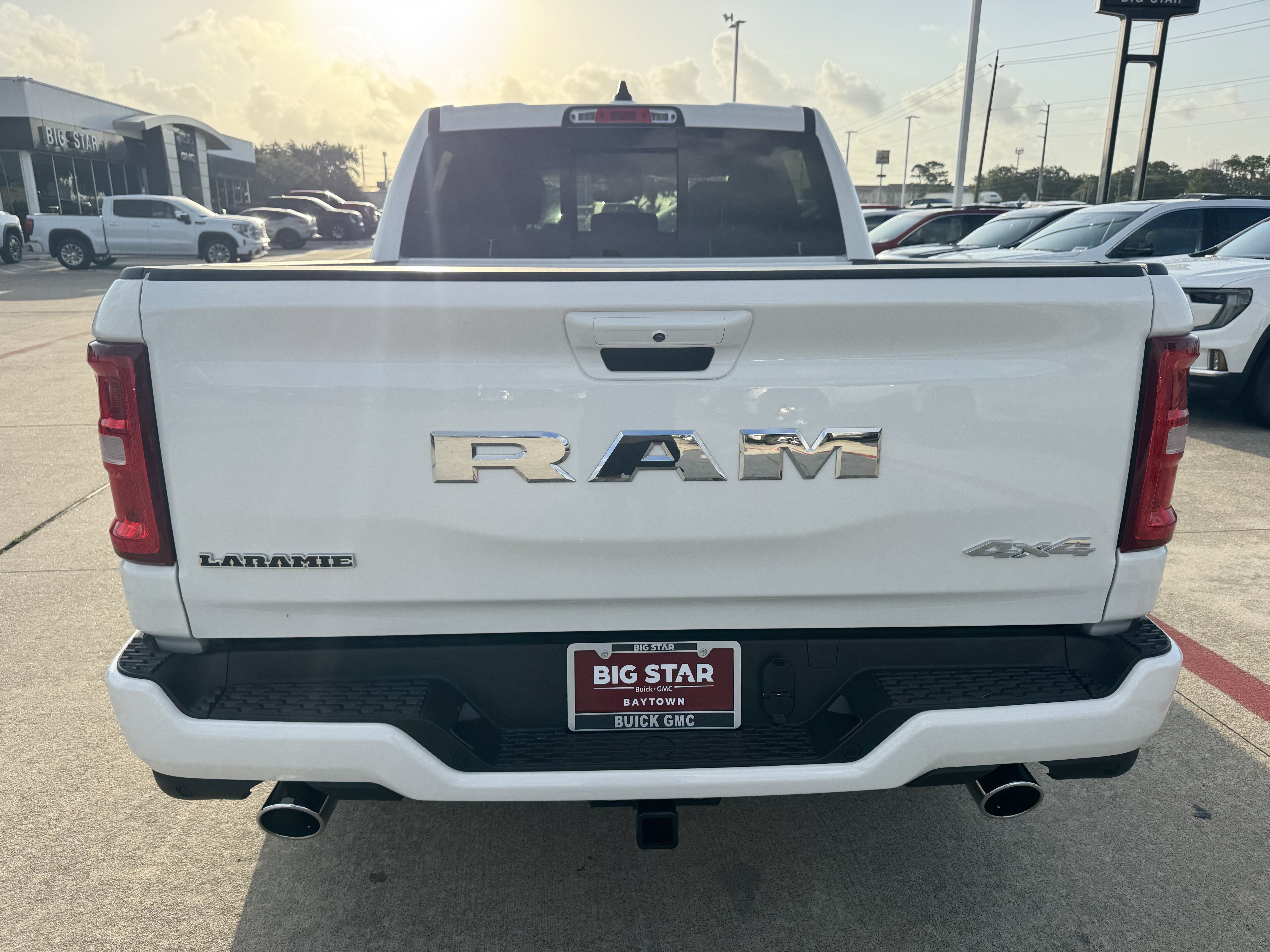Used 2025 RAM 1500 Laramie w/ Sport Appearance Package AWD/4WD image 7