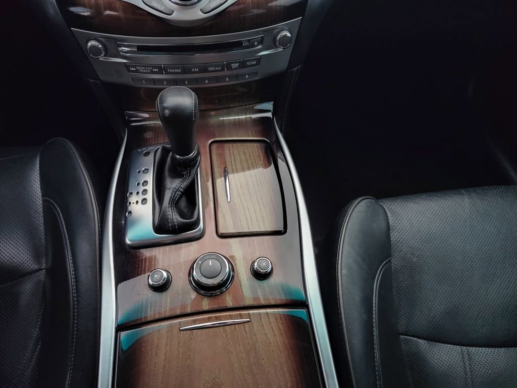 Used 2016 INFINITI Q70 L 5.6 w/ V8 Deluxe Technology Package image 10