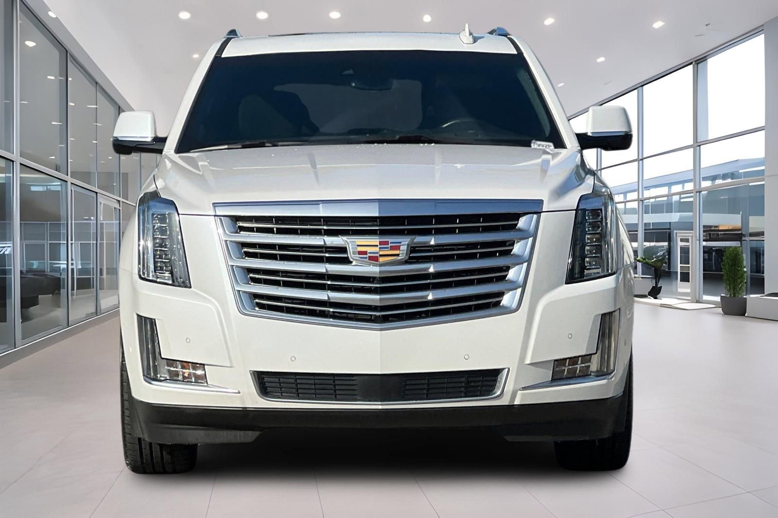 Used 2019 Cadillac Escalade ESV Platinum AWD/4WD image 9