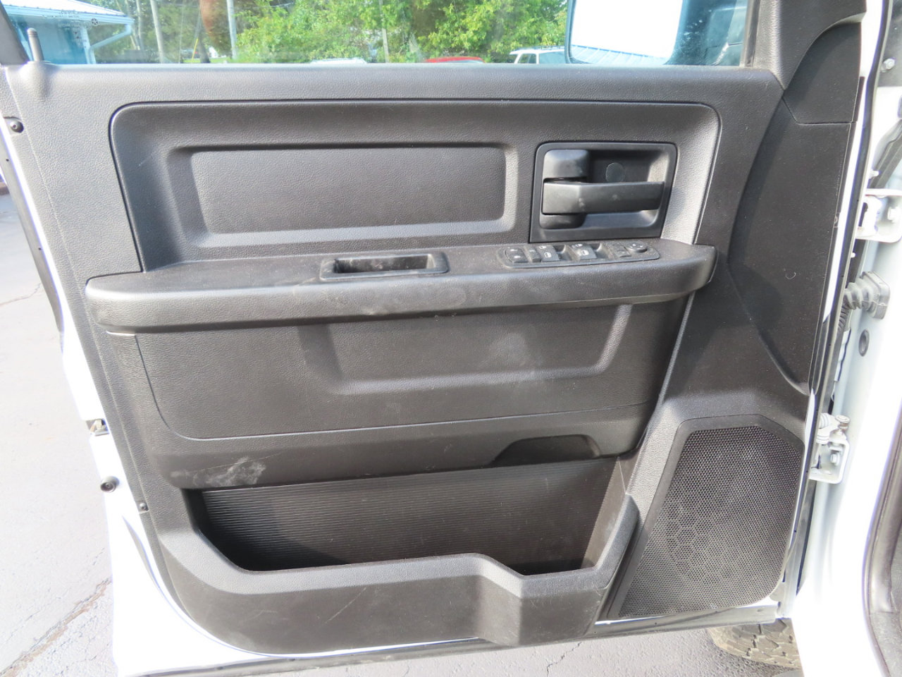 Used 2018 RAM 2500 Tradesman w/ Chrome Appearance Group image 12