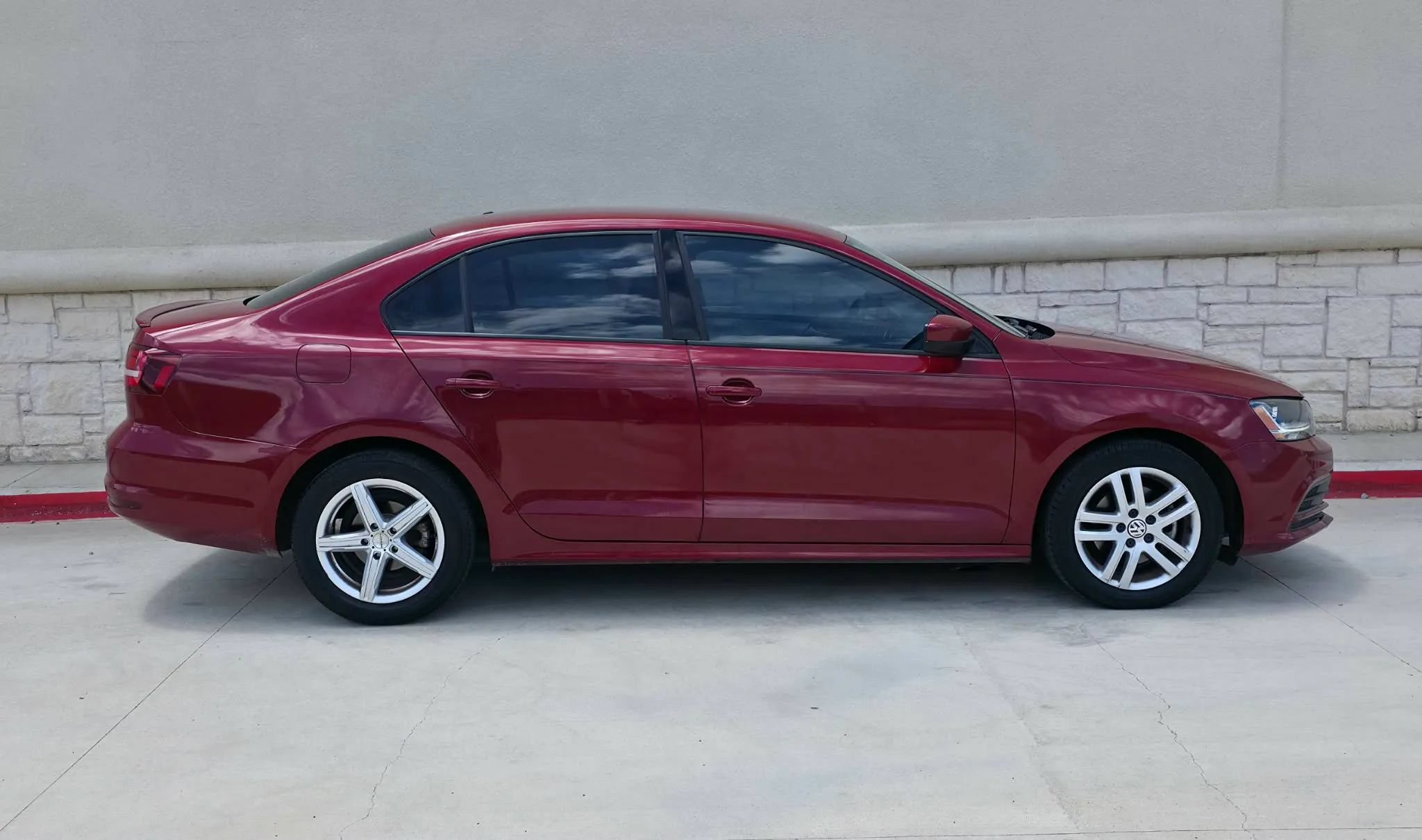 Used 2018 Volkswagen Jetta S FWD image 2